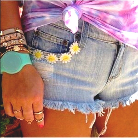 Carmer Flower Daisy Dukes - Picture 1 of 6